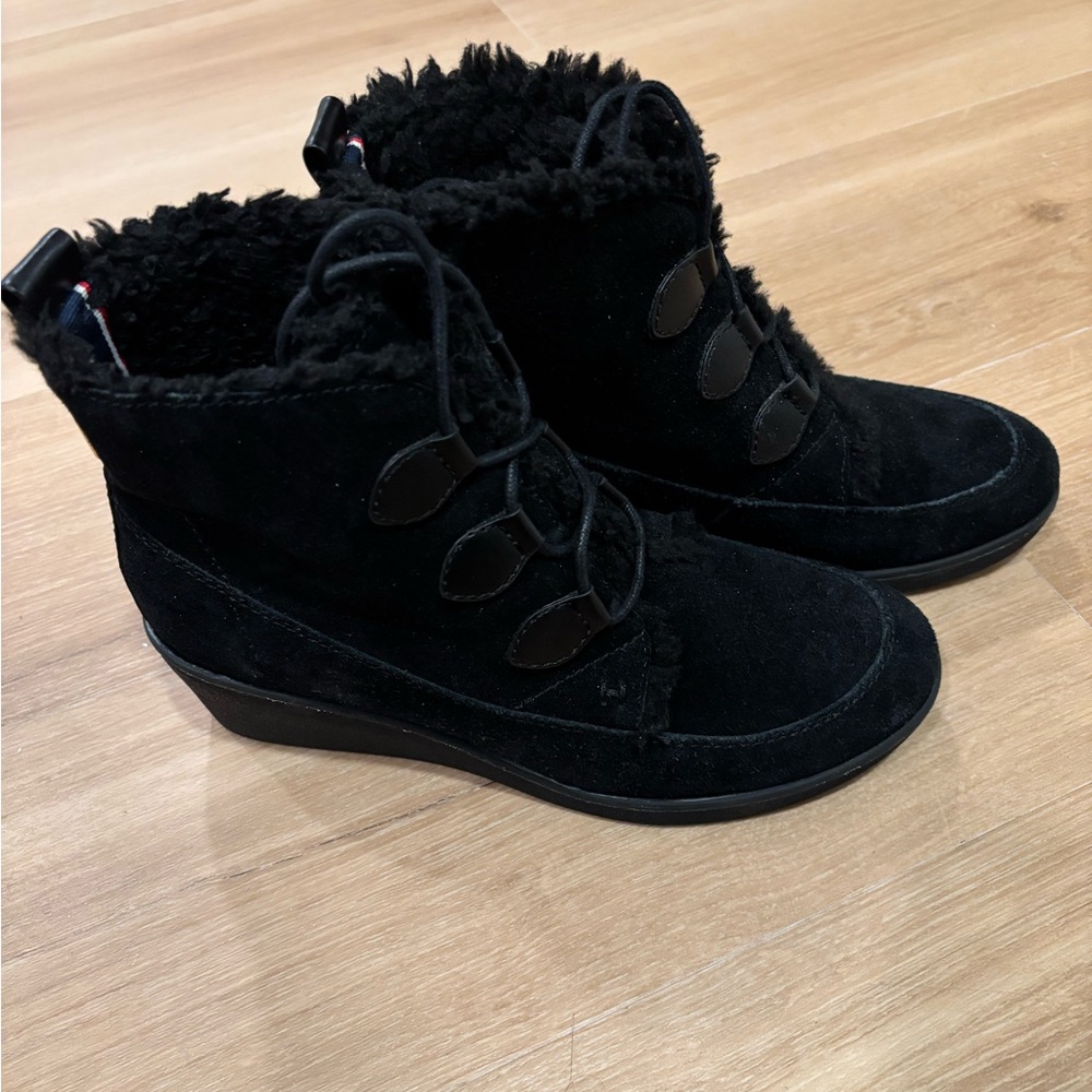 Elegant Black Wedge Ankle Boots by Tommy Hilfiger.